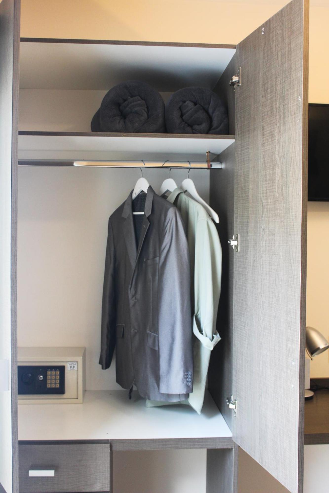 Abril Boutique Hotel 2*