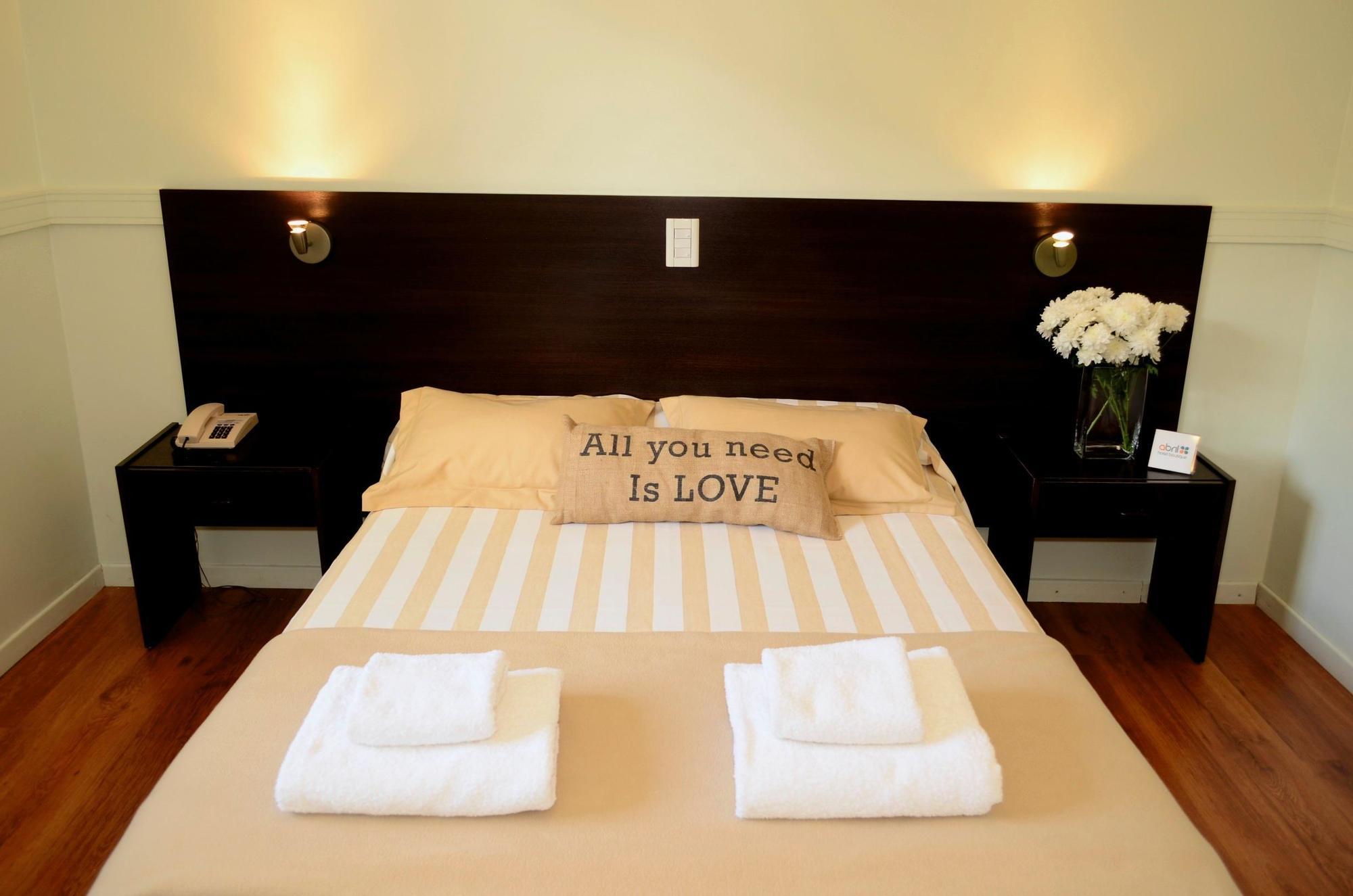 Abril Boutique Hotel 2*